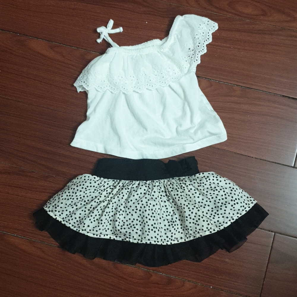 BabyGap Top and tutu skirt w. diaper cover